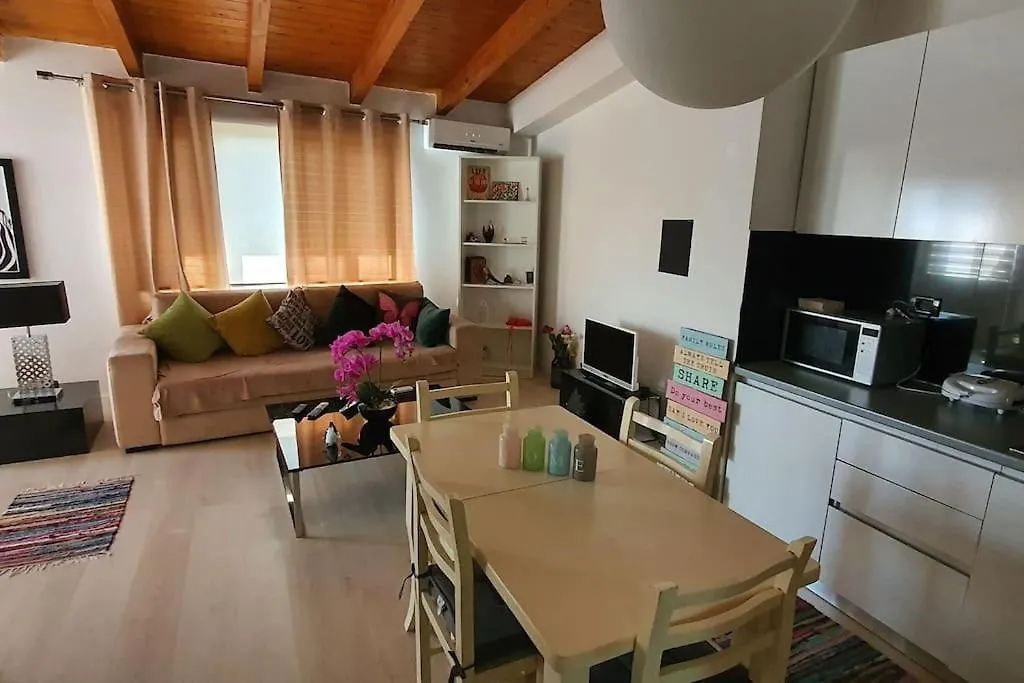 Umana Apartment - Stylish & City Center Tirana