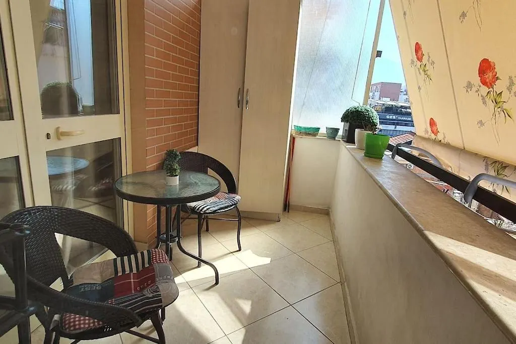 Umana Apartment - Stylish & City Center Tirana